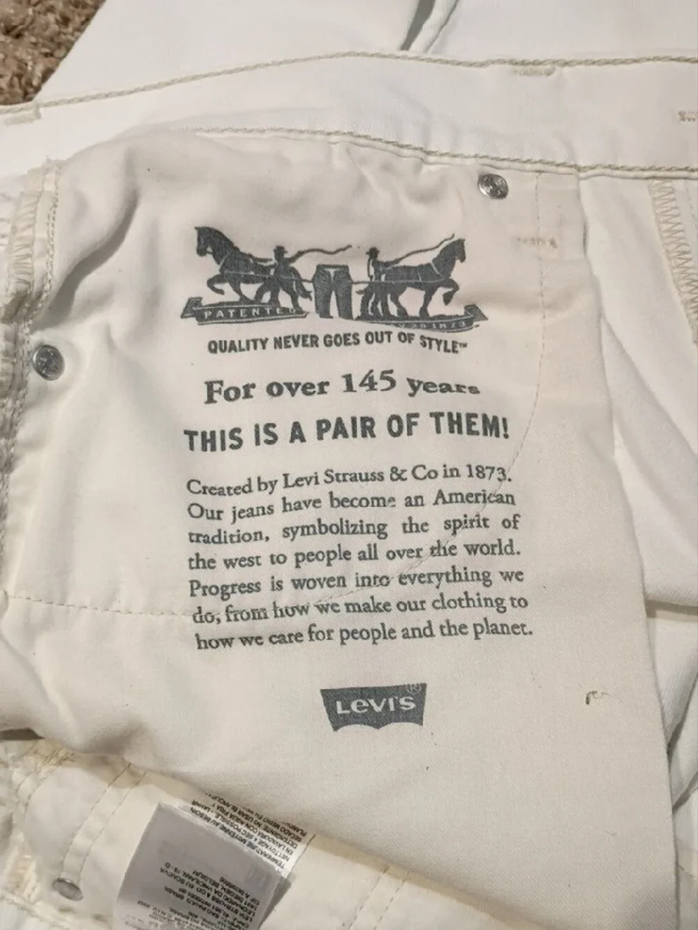 Levi's White Flat-Front Men's Shorts